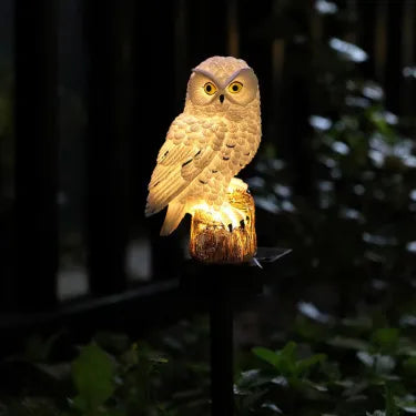 🦉 The Adorable Solar Owl That Lights Up Your Garden After Sunset