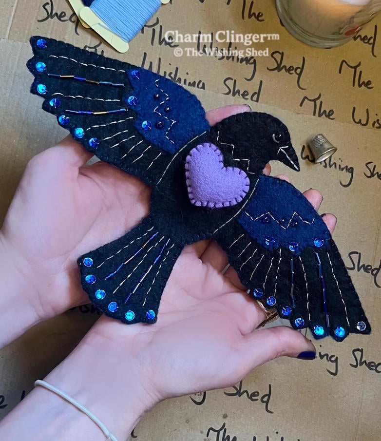 🔥Last Day 49% OFF🖤 “Raven’s Keepsake – Guardian of Stitches” 🪡✨