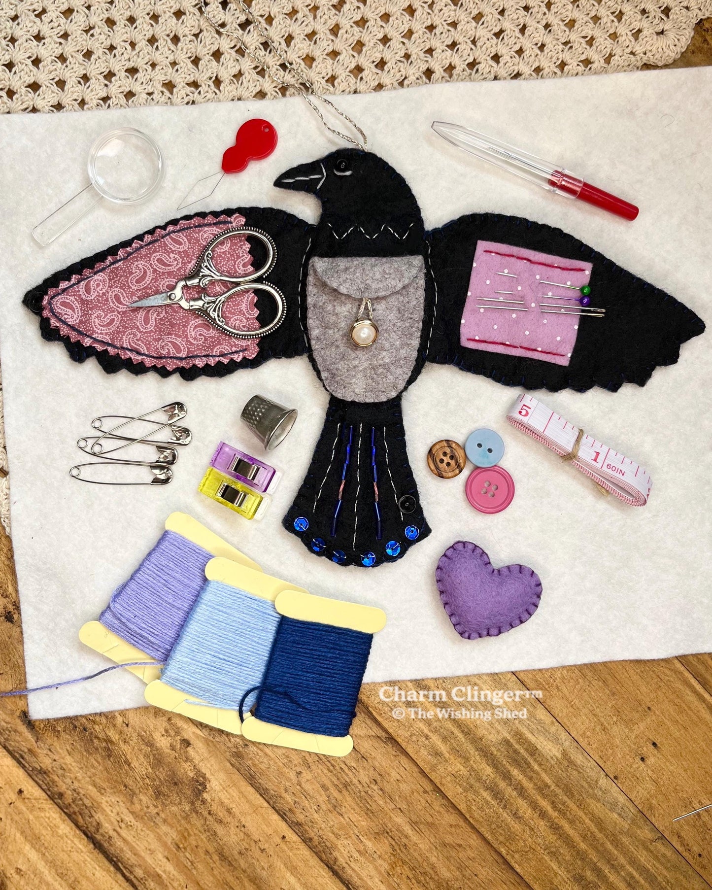 🔥Last Day 49% OFF🖤 “Raven’s Keepsake – Guardian of Stitches” 🪡✨