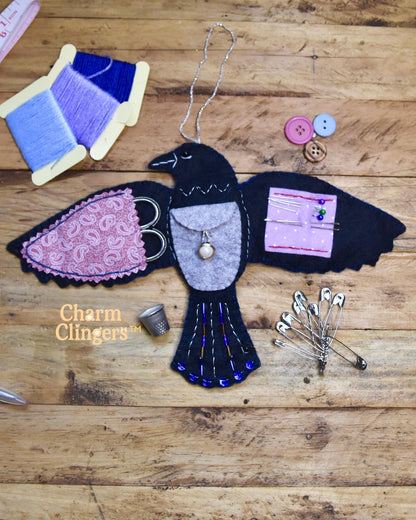 🔥Last Day 49% OFF🖤 “Raven’s Keepsake – Guardian of Stitches” 🪡✨